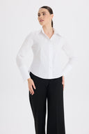 Belden Oturan Klasik Kesim Beyaz Poplin Gömlek